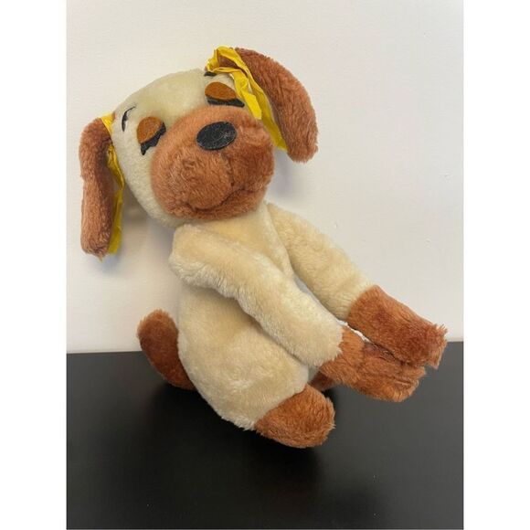 R. DAKIN Hugging Drooper Dog Plush-1976 Vintage Wht/Brn Puppy Stuffed Animal - Picture 1 of 7